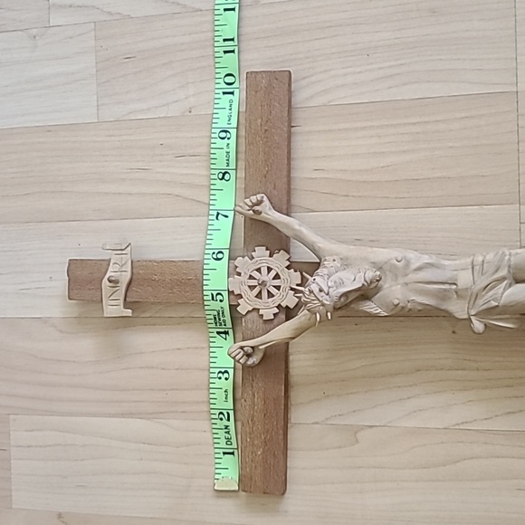 Wooden Handmade Sculpture Carved Jesus on the Cross 20 1/2" - Picture 6 of 6